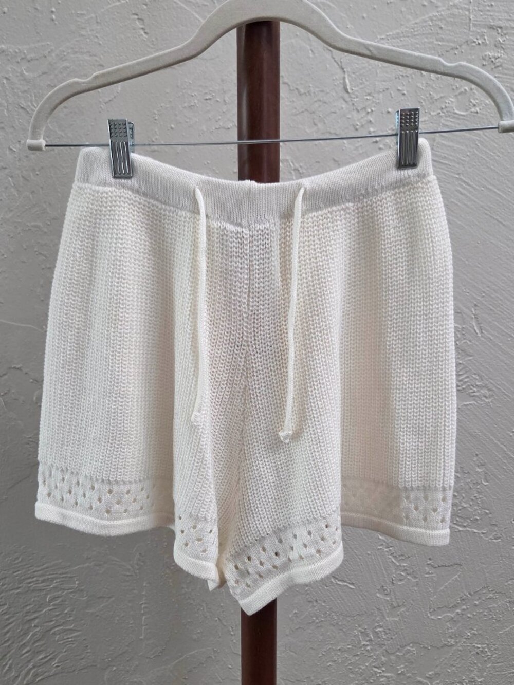 P68. Women's Pointelle Knit‎ Drawstring Shorts